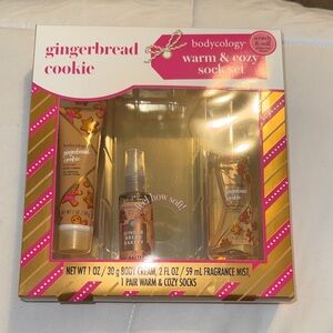FREE w Bundle! Gingerbread Cookie Bath & Body Set 🍪